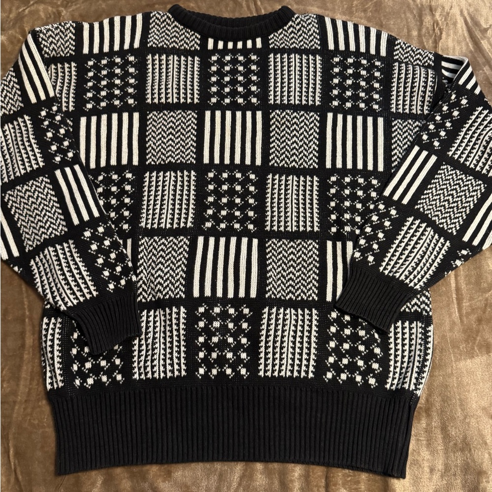 Men's Black and White Patterned Crewneck Sweater 100% cotton